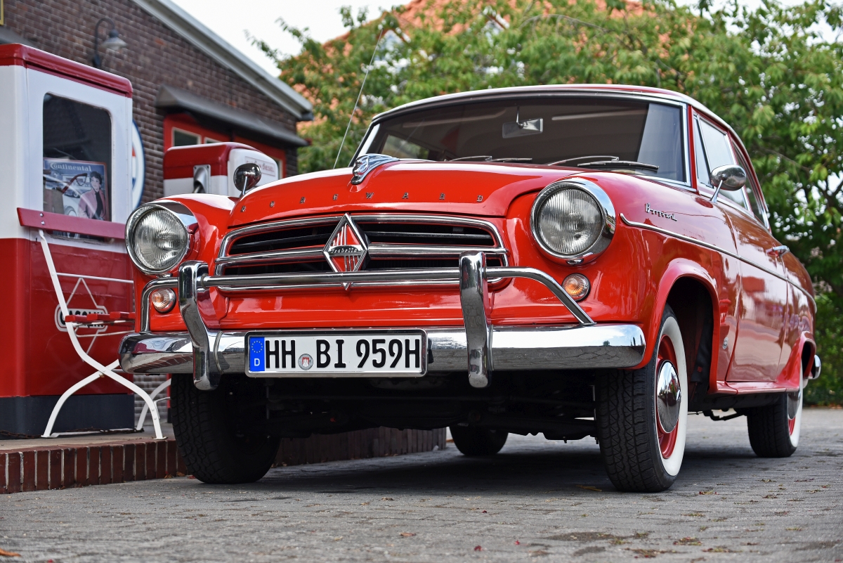 oldtimer_borgward_gasolin_tankstelle.jpg