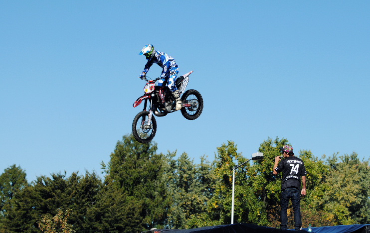 Outdoor Action Intermot
