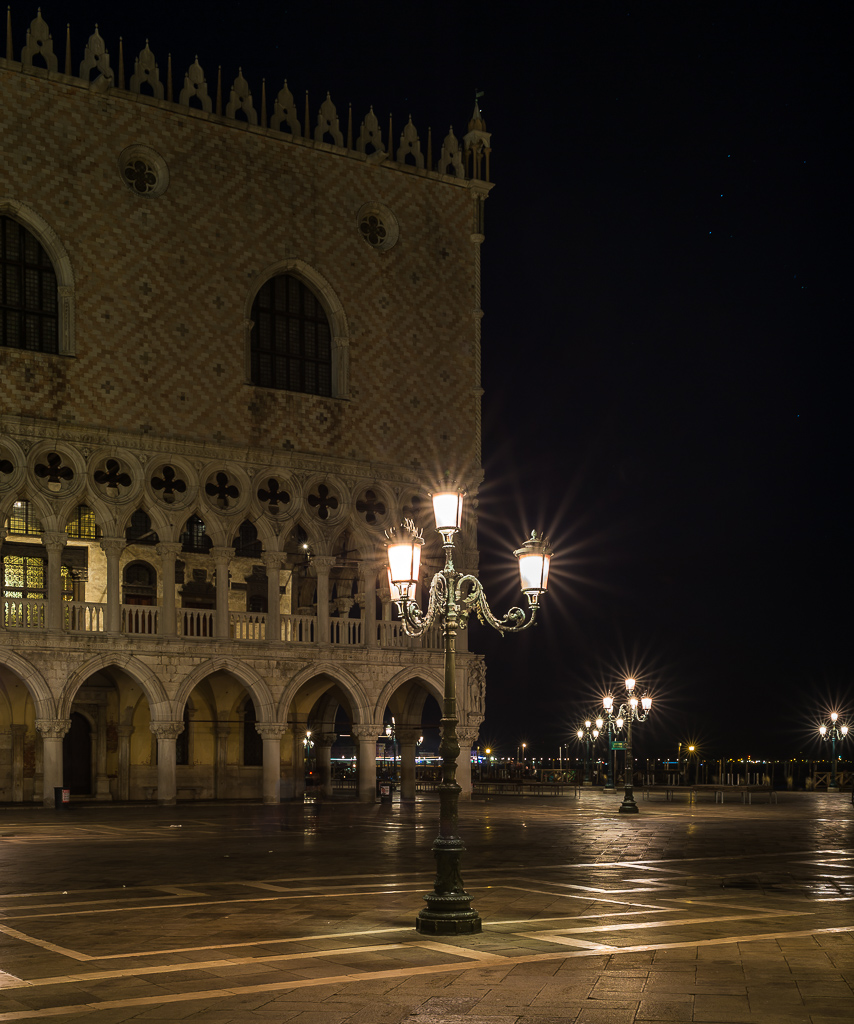 Palazzo Ducale nachts