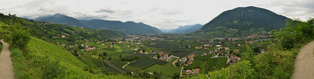 Panorama Meran Algunder Waalweg
