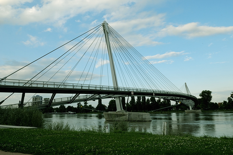 Passerelle   Füßgängerbrücke Straßburg
