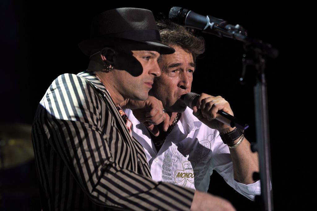Peter Maffay im Rahmen der „Ewig“-Tour mit Pascal Kravetz (links)