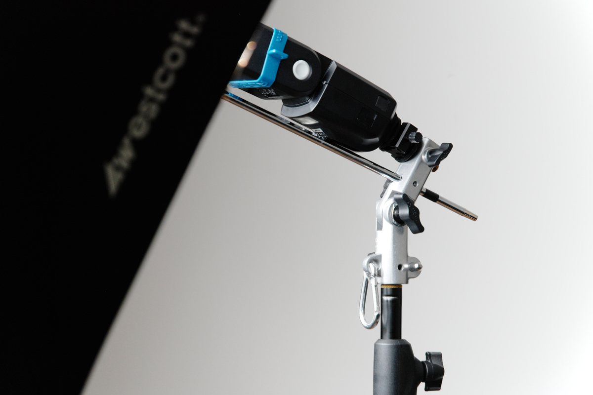 Phottix Varos Pro BG
ROGUE Flash Gels Filterkit
Manfrotto 1052BAC
Westcott Soft Silver Reflexschirm (109 cm)