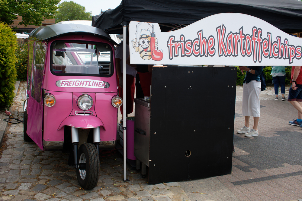 Piaggio Ape Freightliner Kartoffelchips.jpg