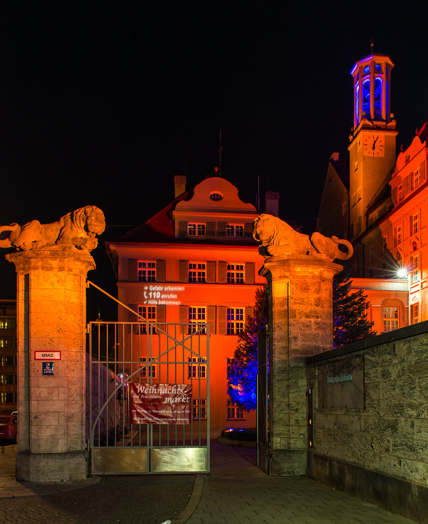 Polizeipräsidium Vorweihnachtsbeleuchtung