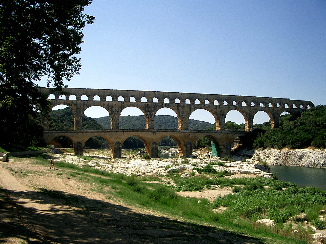 Pont du Gard.jpg