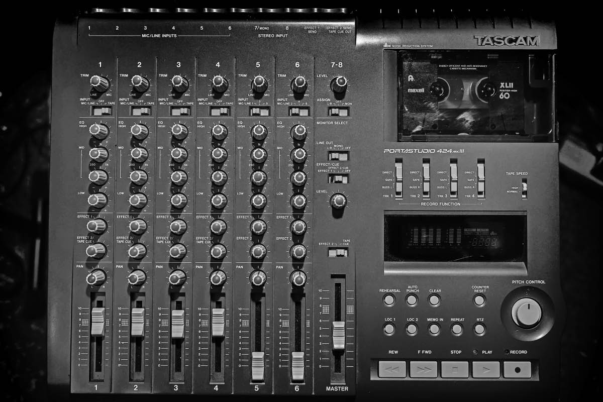 Portastudio BW 2.jpg