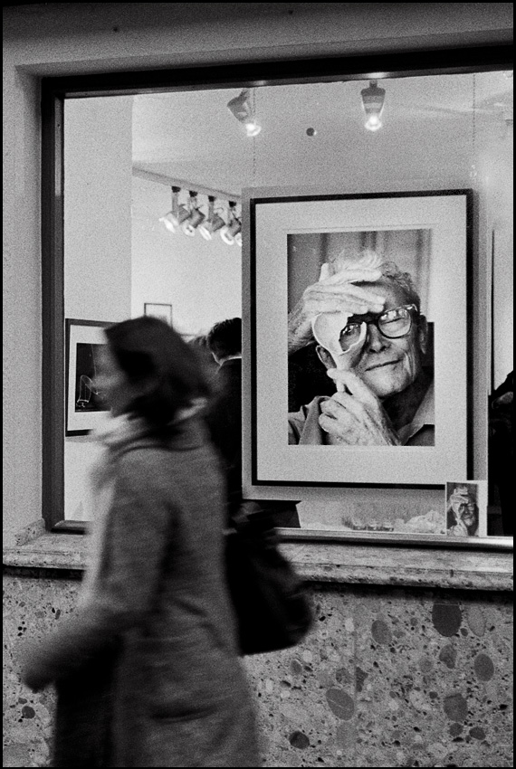 Portrait am Fenster 1