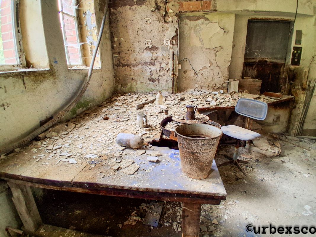 Porzellanfabrik-Handy-12-web.jpg