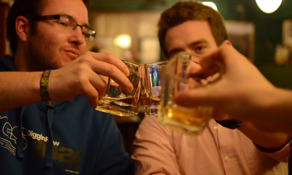 "Der Geist des Whiskeys"

Unterwegs mit sehr guten Freunden und meiner D7000 + meinem AF-S 35mm F1,8 G DX.