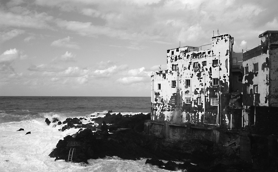 "Worlds End"
Teneriffa- Punta Brava
Nikon F5; Fuji Sensia100; Scan vom Dia