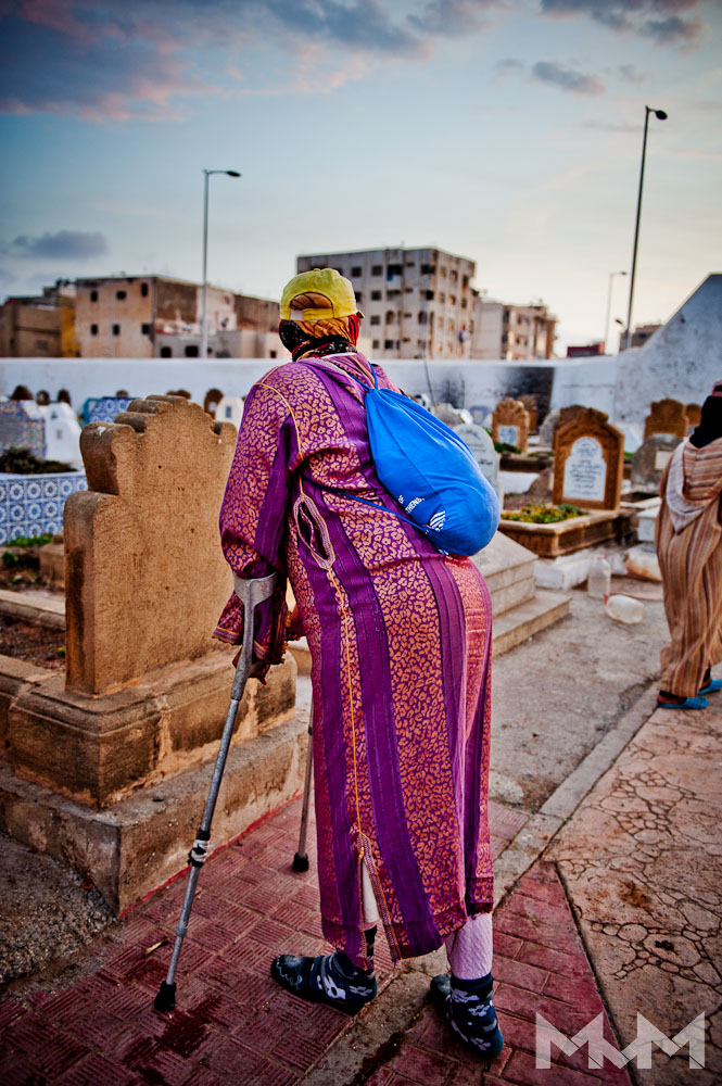 Rabat Friedhof - alte Frau