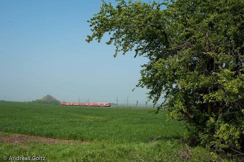 Regionalbahn bei Erfurt

Zeiss Distagon 35 mm f8 1/500s