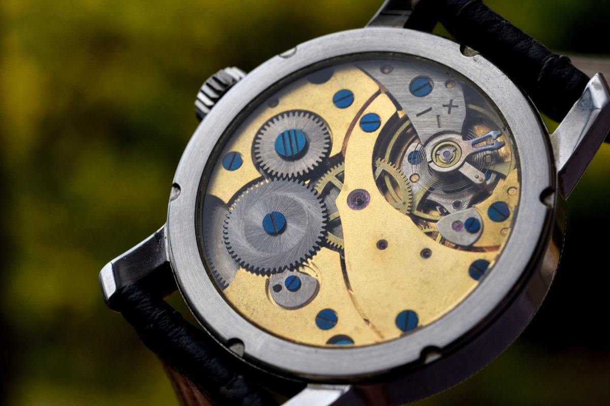 regulator 1200