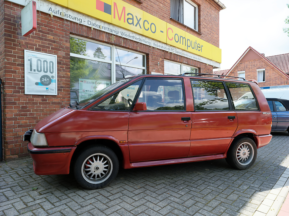 Renault Espace 2000-1 Injection.jpg