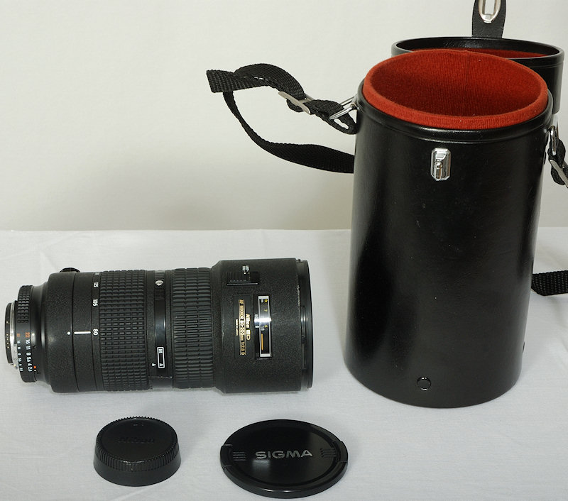 rextav's 80-200/2.8 Drehzoom
mit ausgebrochenem AF/MF-Umschalter und Sand, Salz und Baumrinde im Inneren