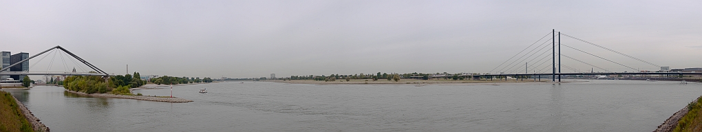 Rhein Panorama Duesseldorf