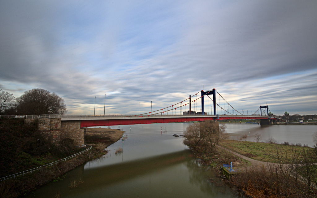 RheinbrückeHomberg.jpg