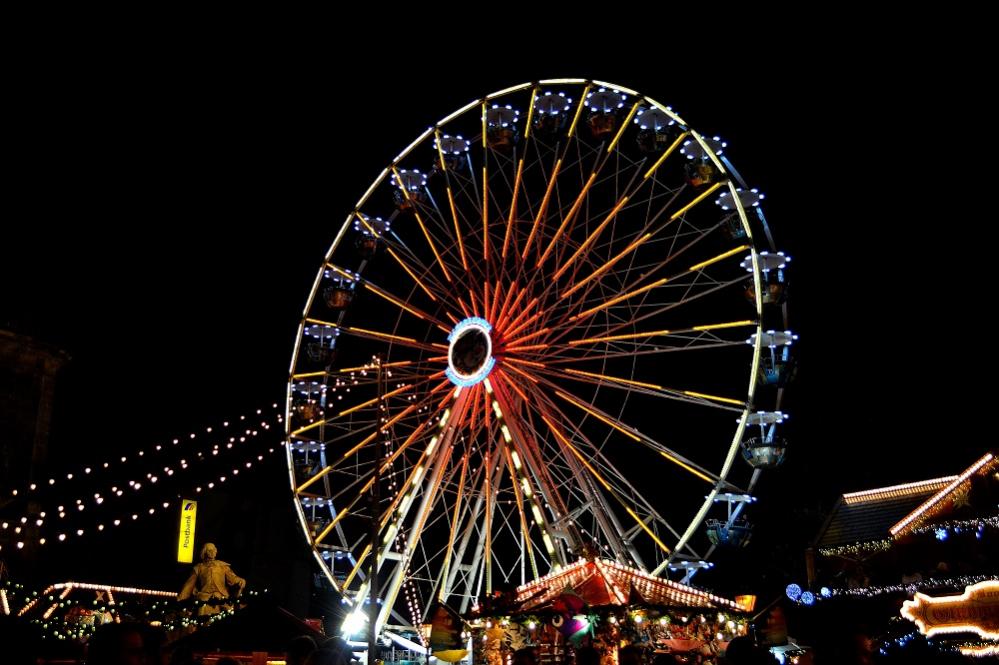 Riesenrad auf dem Magdeburger Weihnachtsmarkt