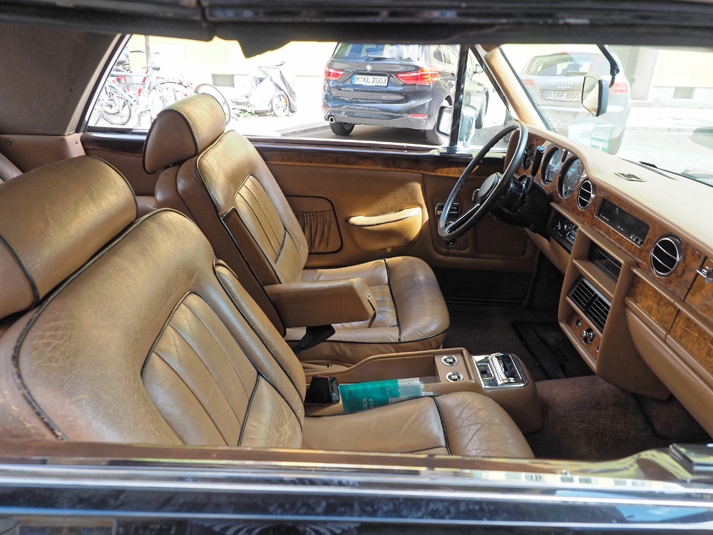 Rolls-Royce Corniche Innen.jpg