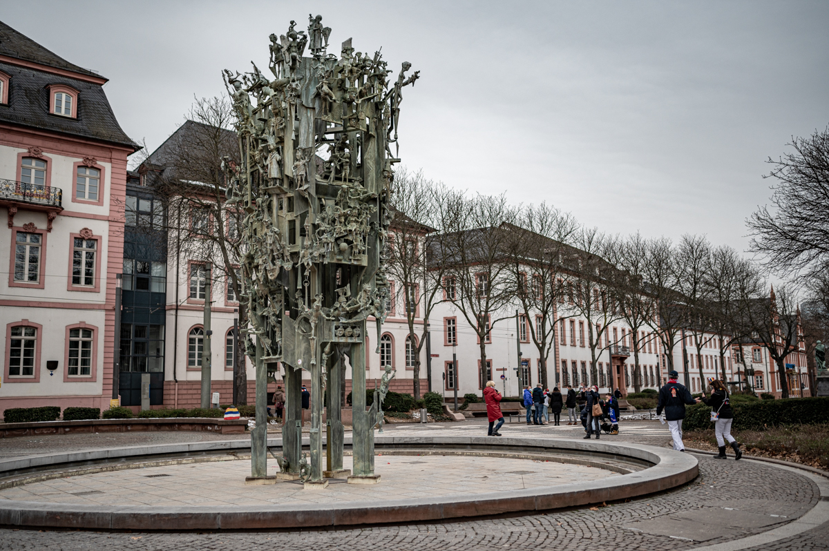 Rosenmontag 2021: Fastnachtsbrunnen
