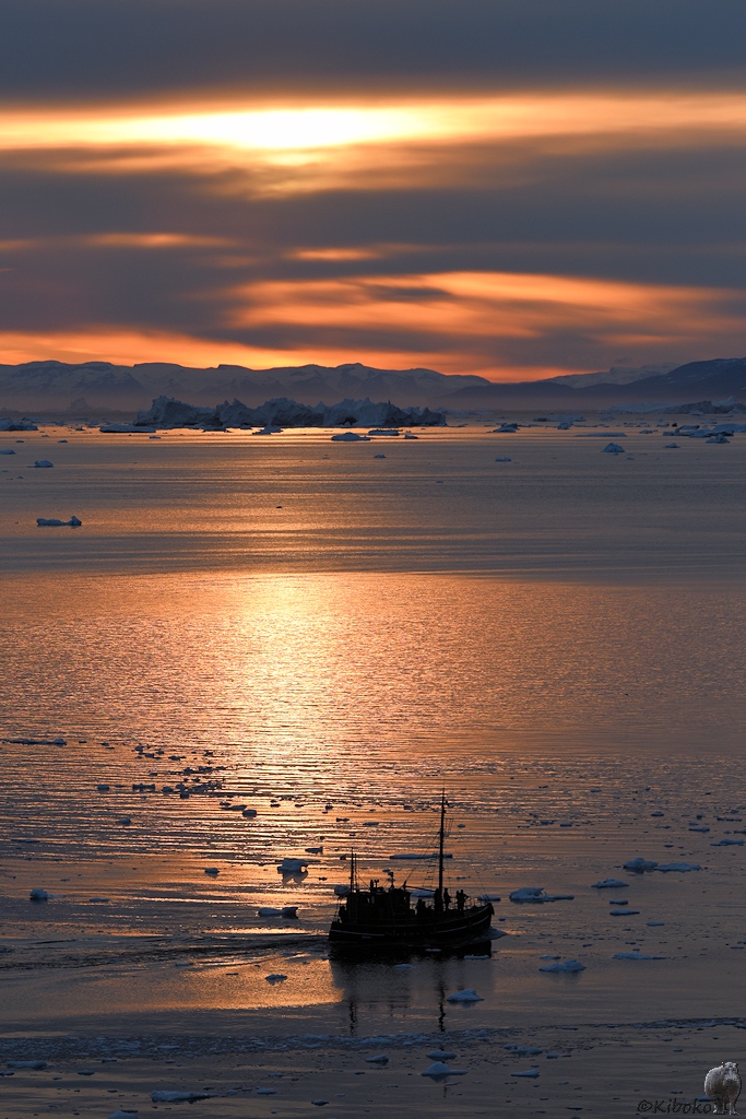s1295 Kutter bei Ilulissat
9180h