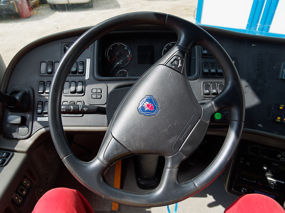Scania Notfallbus Steuer.jpg