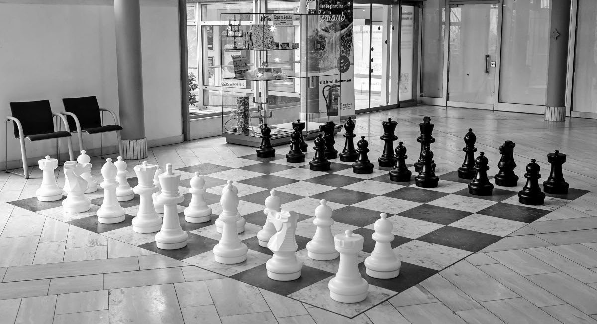 Schachbrett BW.jpg