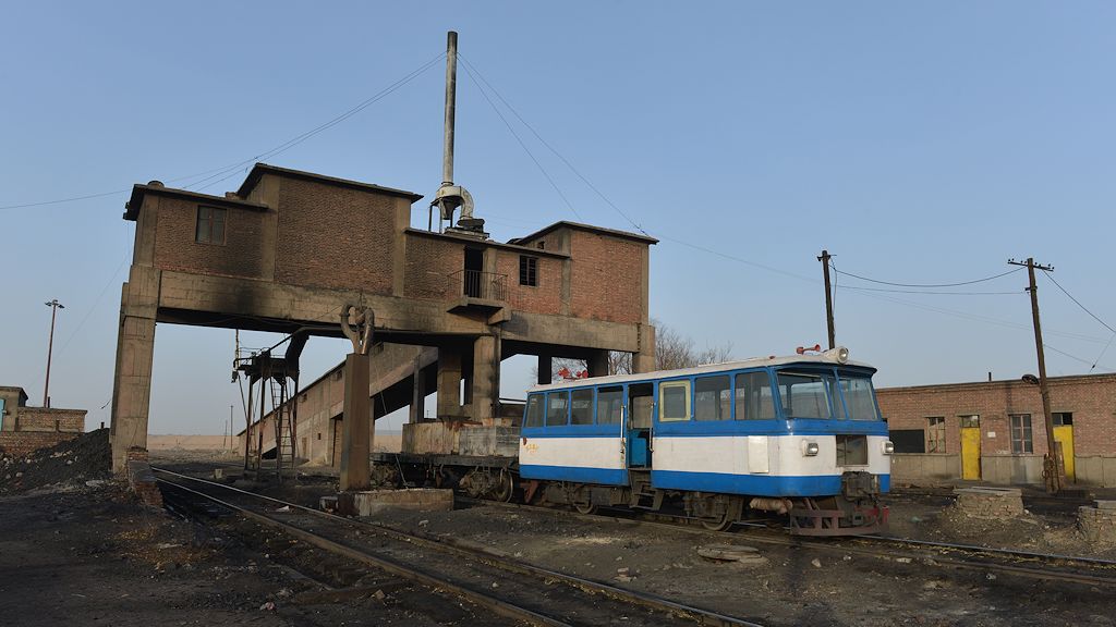 Schienenbus 03
wartet in Dongbolishan auf neue Aufgaben
2380