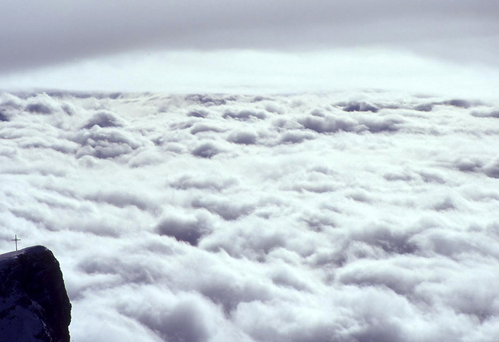 Schneefernerkopf im Wolkenmeer