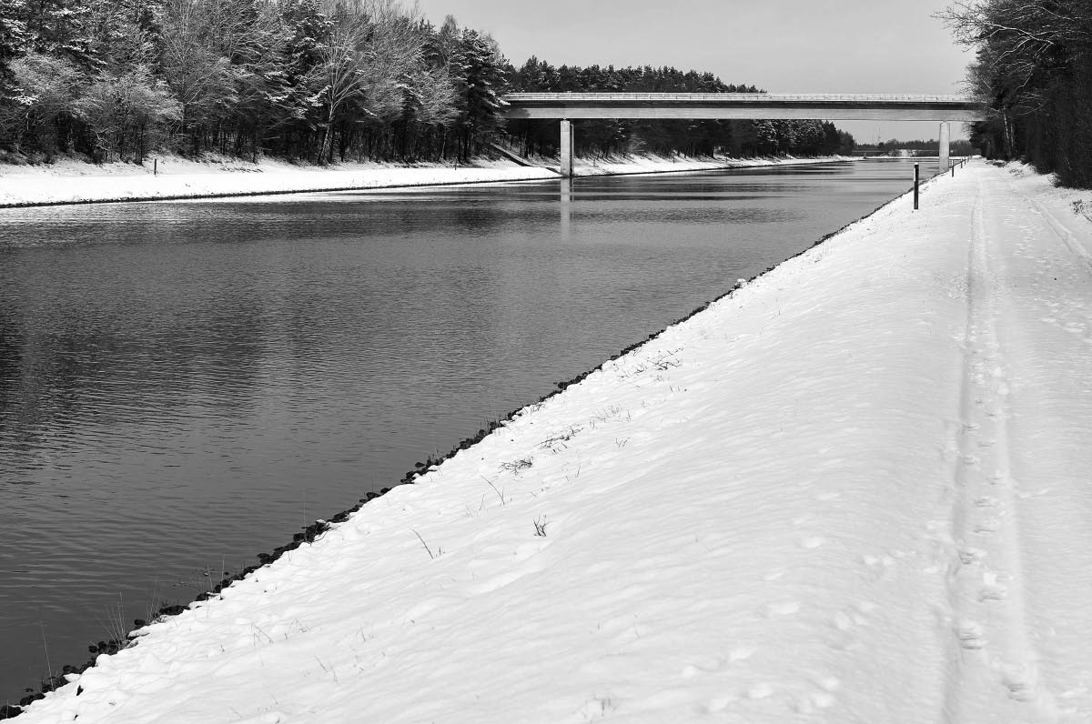 Schneekanal BW.jpg