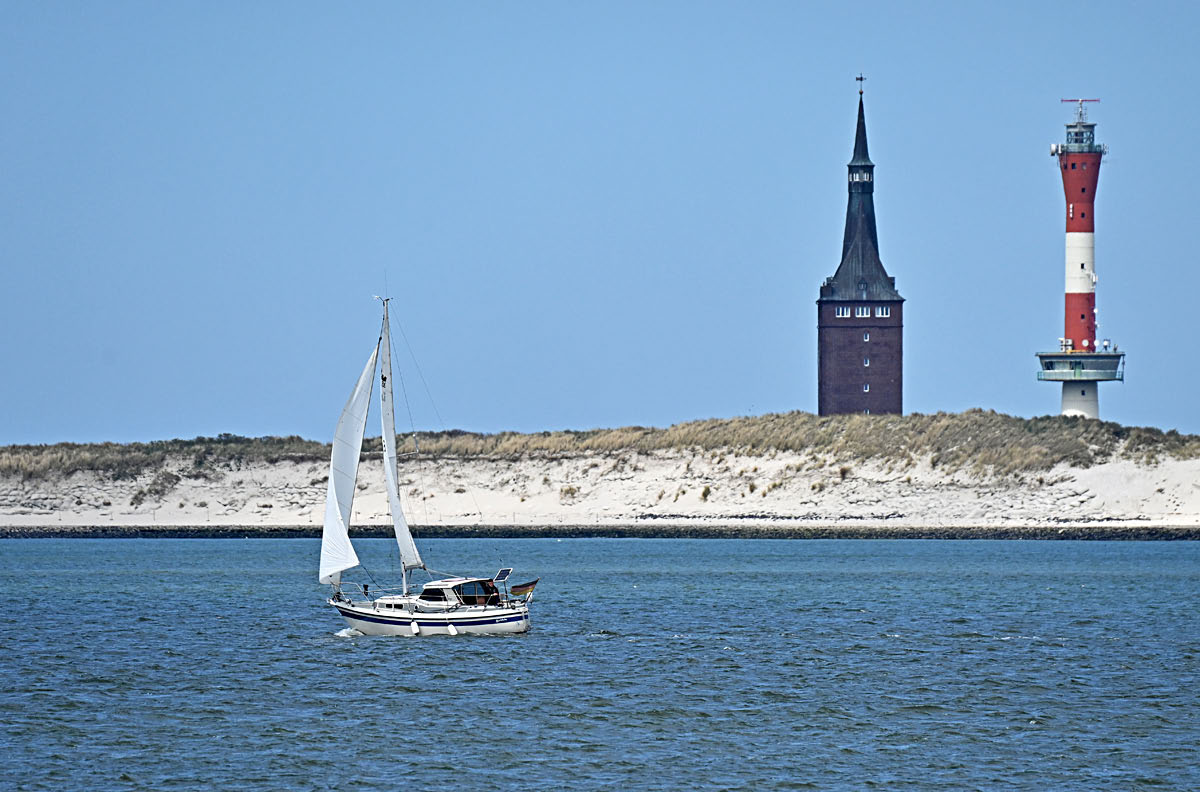Segler vor Wangerooge.jpg