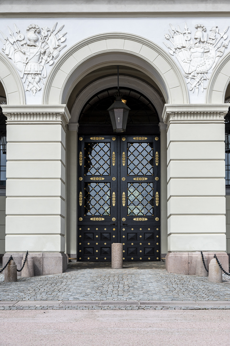 Seitentür Schloss Oslo.jpg