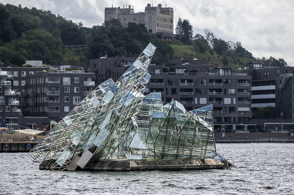 she lies Oslo.jpg