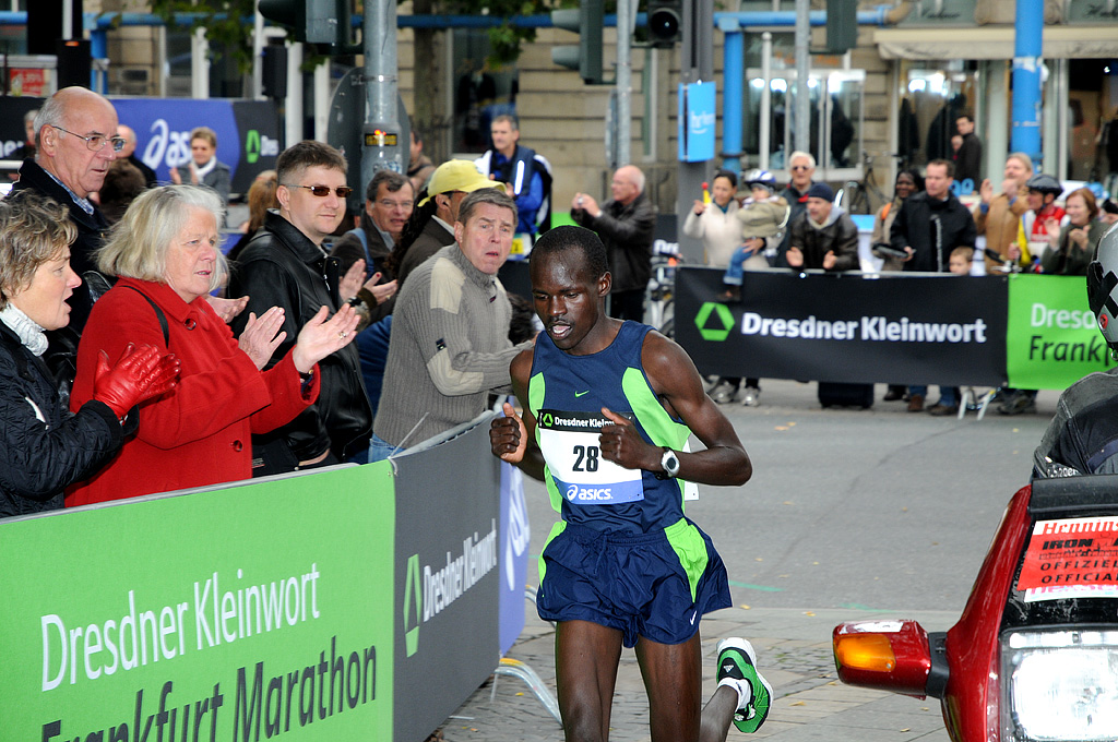 Sieger Robert Kiprono Cheruiyot in 02:07:21 (Streckenrekord)