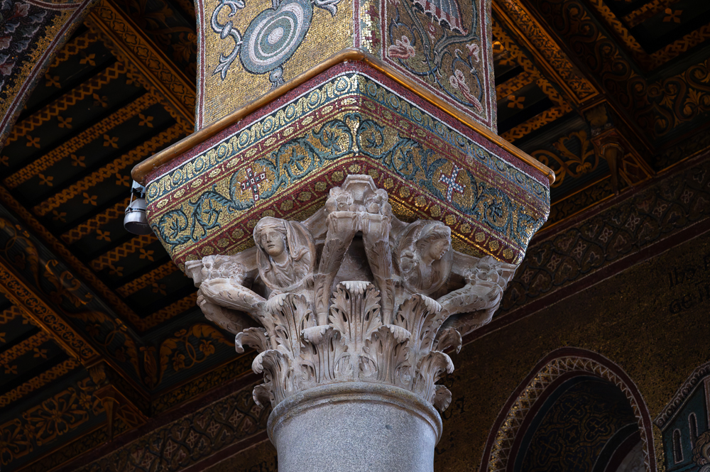 Sizilien 23 Monreale Kathedrale-Säule-32.jpg