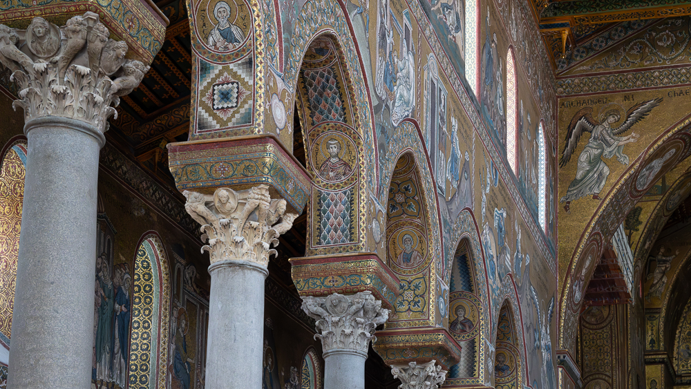 Sizilien 23 Monreale Kathedrale-Säule-37.jpg