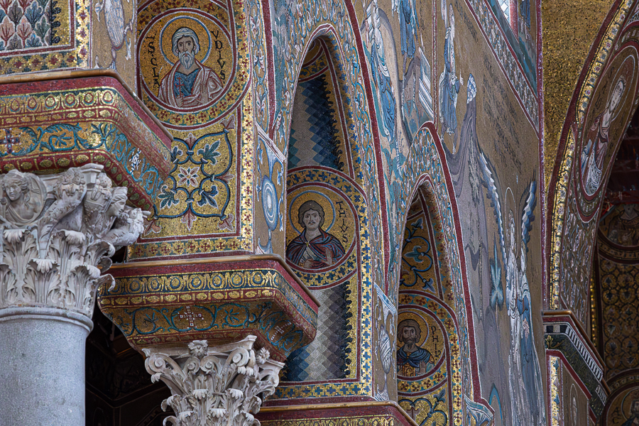 Sizilien 23 Monreale Kathedrale-Säule-48.jpg