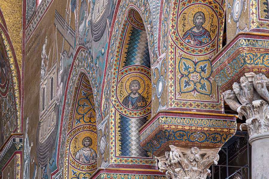 Sizilien 23 Monreale Kathedrale-Säule-49.jpg