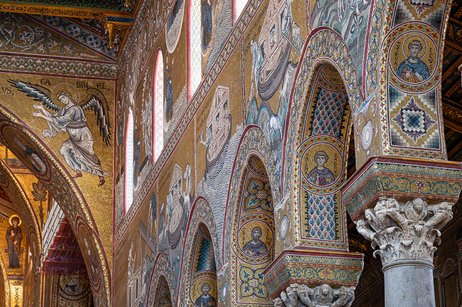 Sizilien 23 Monreale Kathedrale-Säule-51.jpg