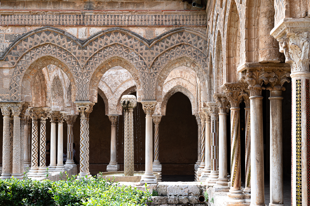 Sizilien 23 Monreale Kloster-Brunnen9603.jpg