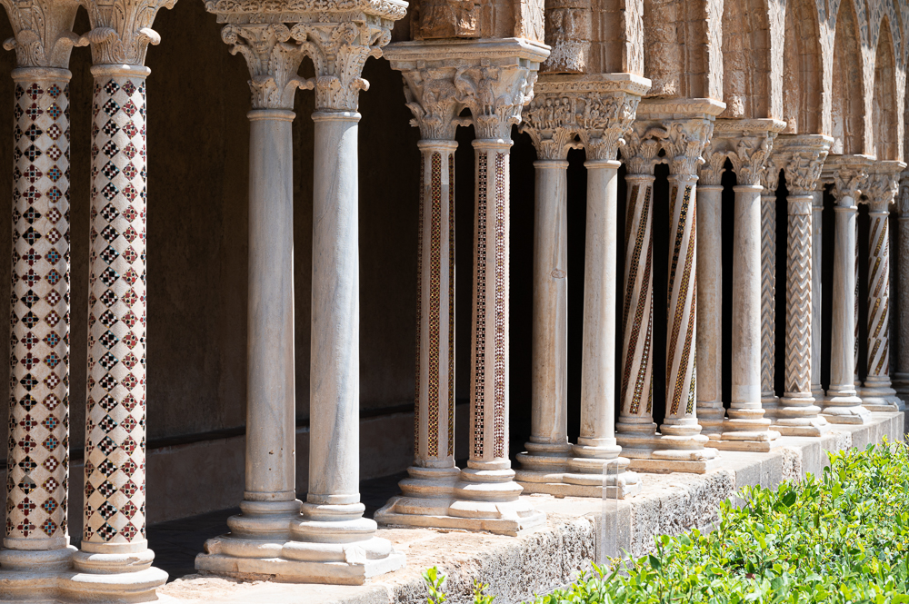 Sizilien 23 Monreale Kloster-Innenhof9632.jpg
