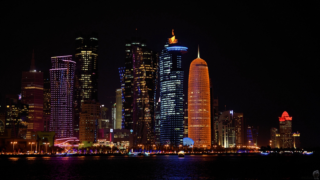 Skyline von Doha bei Nacht

s1380 Doha Skyline 8975