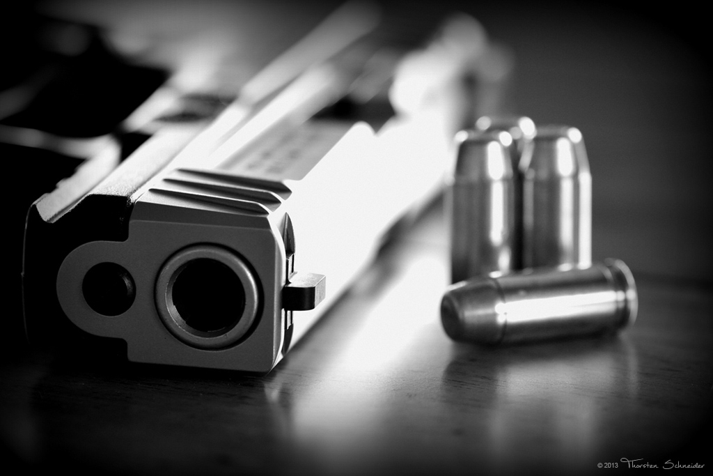 Smith &amp; Wesson 
Caliber: 40SW
