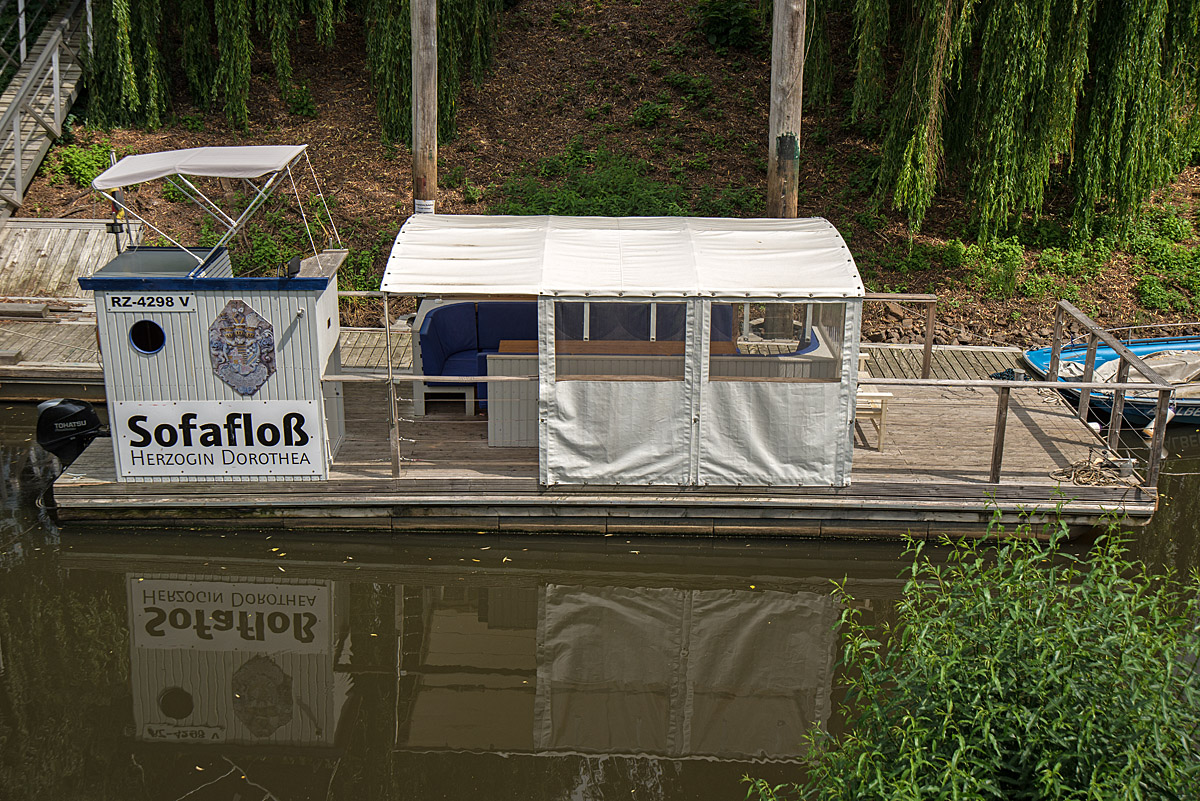 Sofafloß.jpg