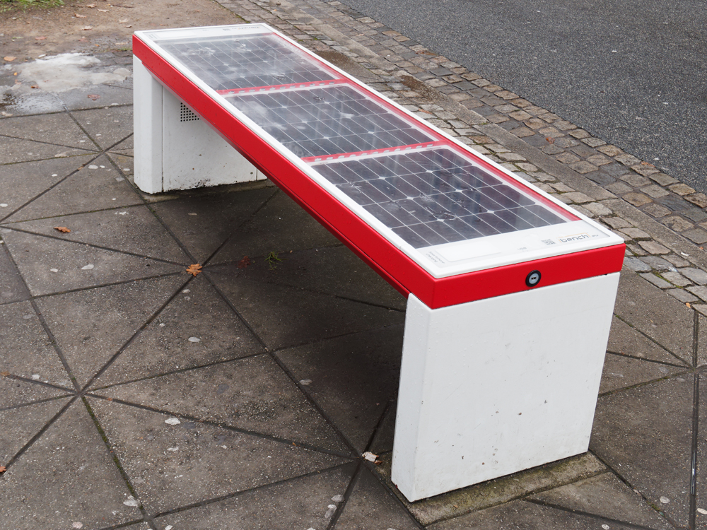 Solarstrom Aufladebank.jpg