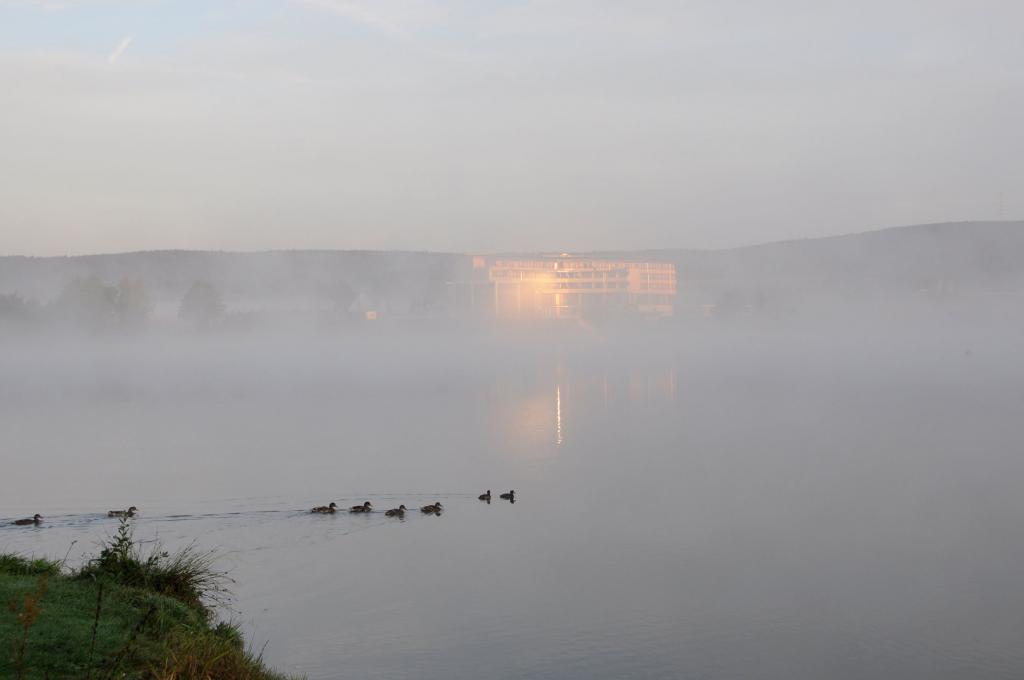 Sonnenaufgang am Weißenstädter See im Fichtelgebirge Anfang September