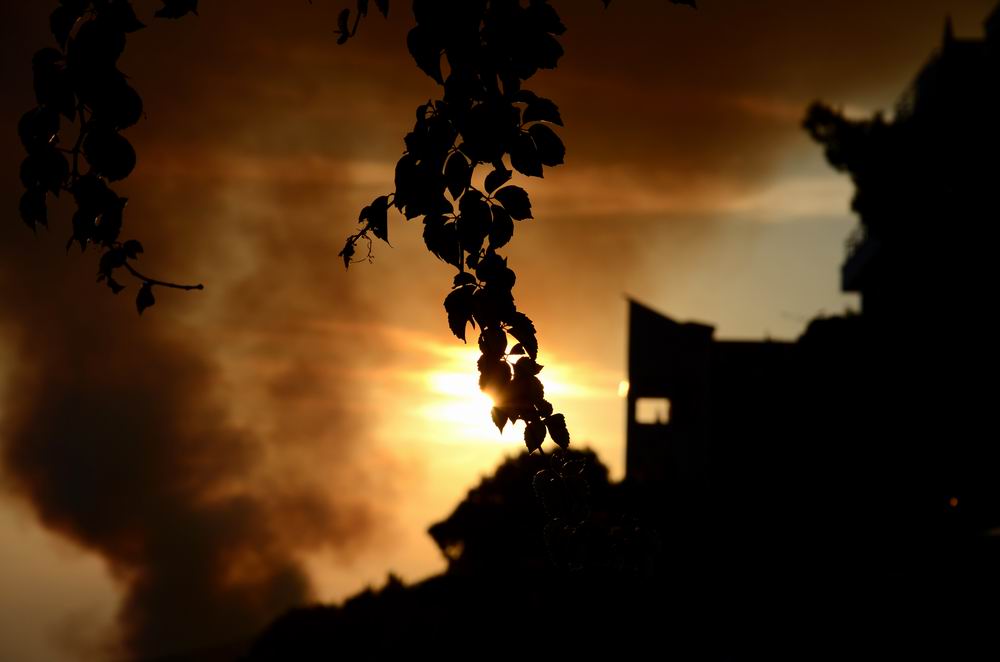 Sonnenuntergang vs. Waldbrand in Kroatien