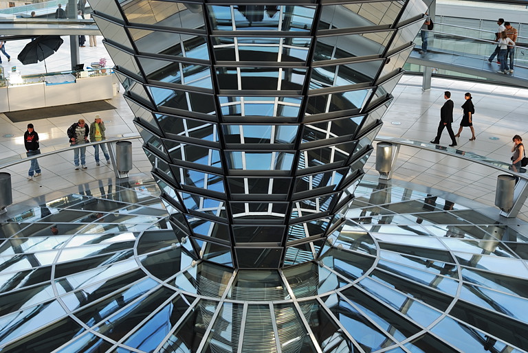 Spiegel auf dem Reichstagsgebäude