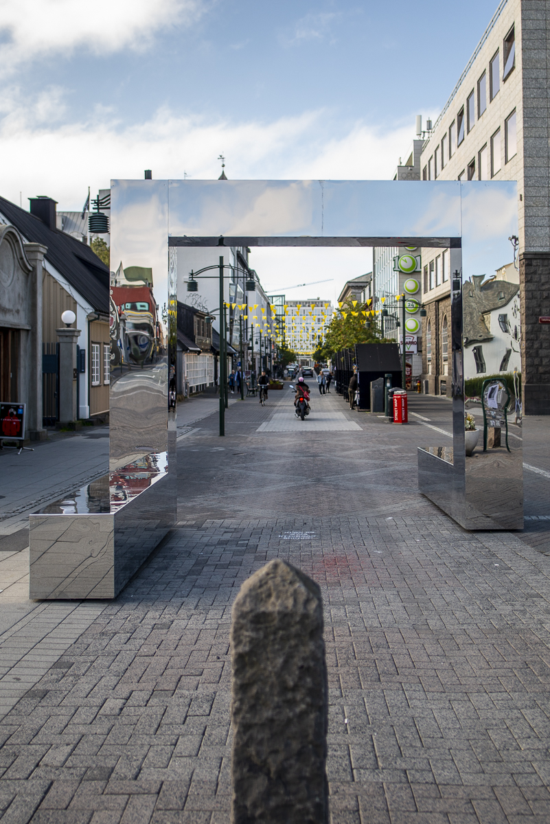 Spiegelkunst Reykjavik.jpg